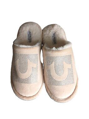 True Religion Crystal Horseshoe Muffin Slippers Cream S/M M(6.5-7.5) NWOT